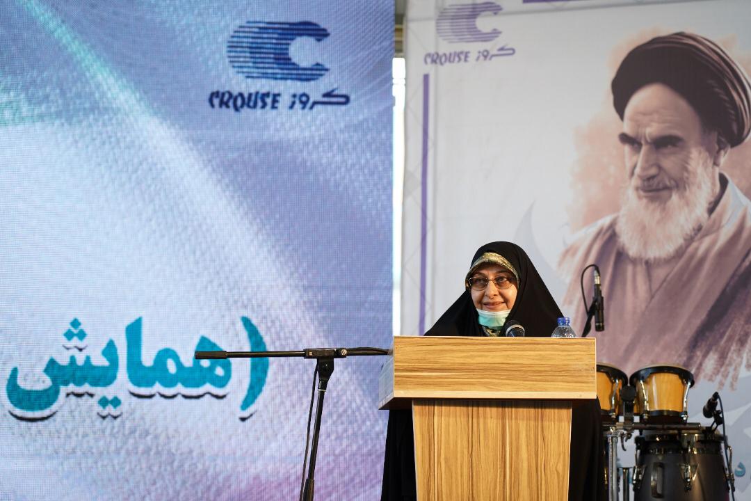 معاون رییس جمهور در امور زنان: حضور بانوان توانمند در قطعه سازی کروز ستودنی است